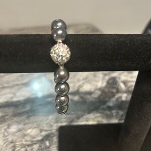 Elegant Black Pearl Bracelet with Silver Accents